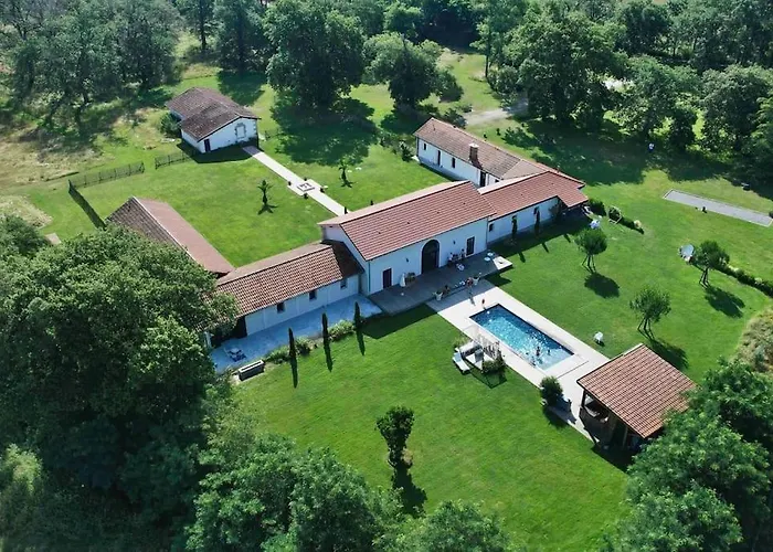 Domaine De Bouhemy 빌라