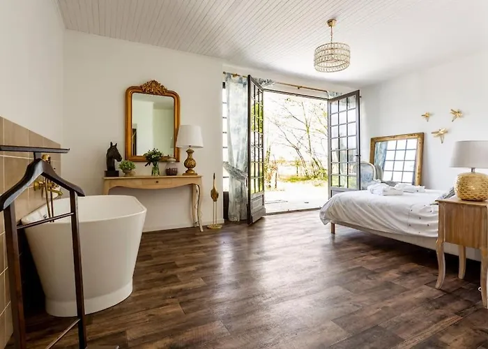 Domaine De Bouhemy 빌라