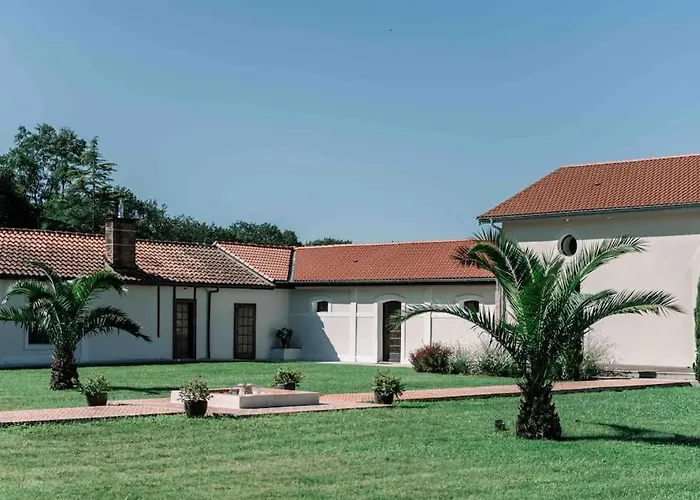 Domaine De Bouhemy 빌라